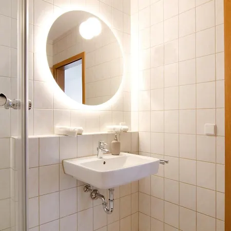 Konukevi Gaestehaus Schwert Salem (Baden-Wurttemberg)