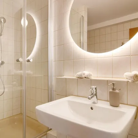 Konukevi Gaestehaus Schwert Salem (Baden-Wurttemberg)