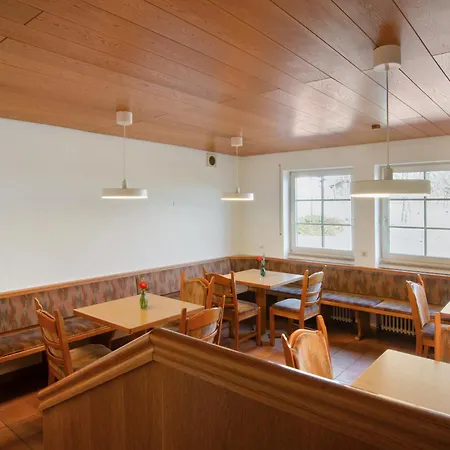 Konukevi Gaestehaus Schwert Salem (Baden-Wurttemberg)