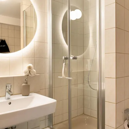 Konukevi Gaestehaus Schwert 3*